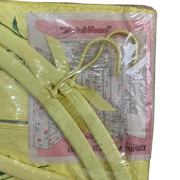 NOS American Beauty Rose JUMBO Floral Quilted Vinyl Garment Bag + Hangers 57" - Picture 2 of 6